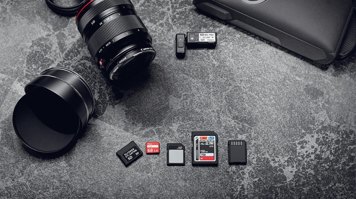 Kameraobjektiv, Filtersets, Ersatzakkus und SD-Speicherkarten – Zubehör für die Fotoausrüstung